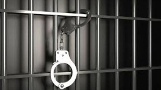 പിഎംഒ-ഉദ്യോഗസ്ഥൻ-ചമഞ്ഞ്-വീണ്ടും-
തട്ടിപ്പ്-;-വഡോദര-സ്വദേശിയെ-അറസ്റ്റ്-ചെയ്തു