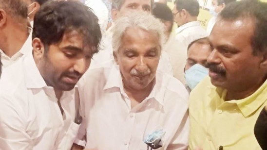 ഉച്ചയോടെ-തിരുവനന്തപുരത്ത്;-നാളെ-രാവിലെ-കോട്ടയത്തേക്ക്;-സംസ്കാരം-വ്യാഴാഴ്ച-ഉച്ചയോടെ-പുതുപ്പള്ളിയിൽ