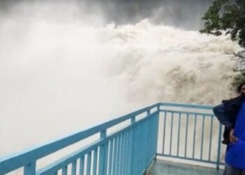 ശ്രീനാരായണപുരത്തേക്ക്‌- സഞ്ചാരികളുടെ-ഒഴുക്ക്‌