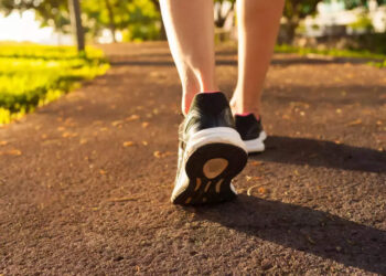 പുറകോട്ട്-നടക്കുന്നത്-ഇരട്ടി-ഗുണം-നല്‍കും