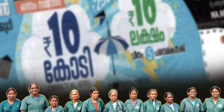 എത്ര-രൂപ-കൈയിൽ-കിട്ടും?-അടിച്ചത്-10-കോടി;-മൺസൂൺ-ബമ്പർ-സമ്മാനത്തുക-ഹരിതകർമ്മസേനാംഗങ്ങളുടെ-കൈകളിൽ