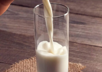 പാൽ-അമിതമായി-കുടിക്കുന്നത്-ആരോഗ്യ-പ്രശ്നങ്ങളുണ്ടാക്കുമോ?