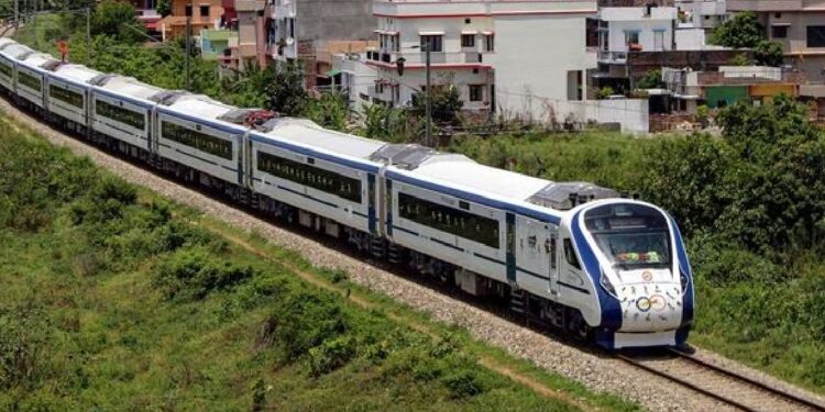 ‘കൂടുതൽ-യാത്രക്കാർ,-വന്ദേ-ഭാരതിൽ-ടിക്കറ്റില്ല’;-വേഗതയേറിയ-സംവിധാനം-കേരളത്തിനാവശ്യമെന്ന്-മുഖ്യമന്ത്രി