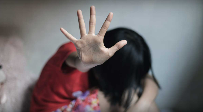 ഗോൾഡ് കോസ്റ്റിൽ, ശിശുസംരക്ഷണ കേന്ദ്രങ്ങളിലെ 91 പെൺകുട്ടികളെ പീഡിപ്പിച്ച  മനുഷ്യനെ അറസ്റ്റ് ചെയ്തു.