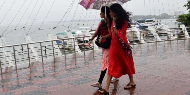 ഓറഞ്ച്-അലേർട്ട്-ഇല്ല-പകരം-യെല്ലോ-അലേർട്ട്;-വരുന്ന-അഞ്ച്-ദിവസത്തേക്ക്-സംസ്ഥാനത്ത്-മഴയ്ക്ക്-സാധ്യത