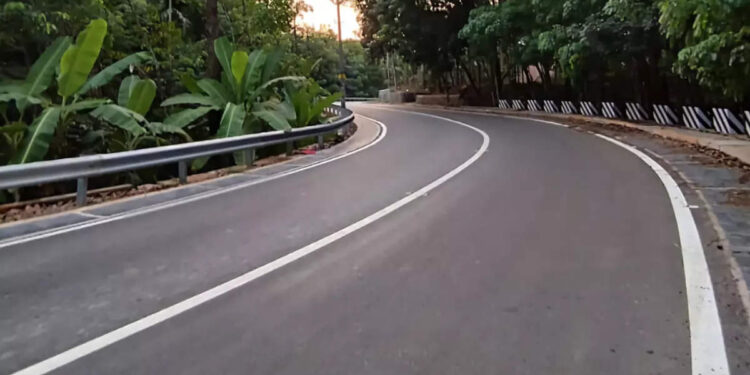 കണ്ണൂരിന്‍റെ-മലയോരം-തിളങ്ങുന്നു;-ഇടുക്കിയിലും-വികസനം-അതിവേഗത്തിൽ;-വിപ്ലവം-സൃഷ്ടിച്ച്-മലയോര-ഹൈവേ-നിർമ്മാണം