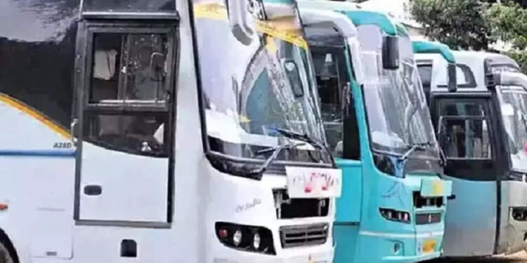 കേന്ദ്രനിയമം-തുണ,-കെഎസ്ആ‍ർടിസിക്ക്-മുട്ടൻ-പണിയുമായി-സ്വകാര്യബസുകൾ,-സ്വകാര്യ-ദീ‍ർഘദൂര-സർവീസ്-അനുവദിക്കില്ലെന്ന്-മന്ത്രി