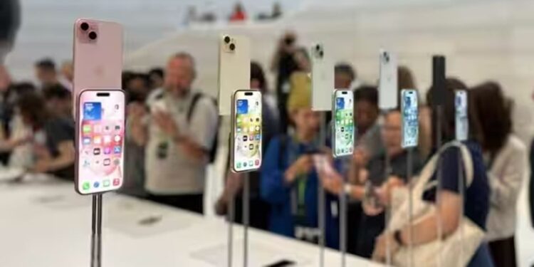 ഇന്ത്യയിലെ-ഐഫോൺ-നിർമ്മാണാവകാശം-ഇനി-ടാറ്റാ-ഗ്രൂപ്പിന്