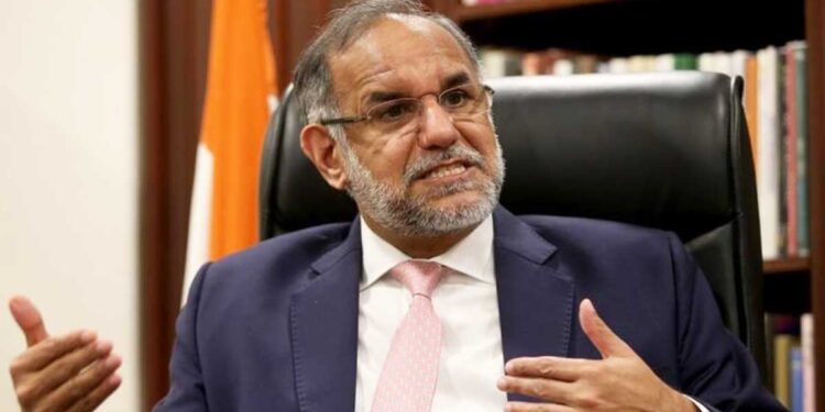 തൊഴില്‍നിയമം-ലംഘിച്ചു;-മുന്‍-ഇന്ത്യന്‍-ഹൈക്കമ്മിഷണര്‍-വീട്ടുജോലിക്കാരിക്ക്-ഒരു-കോടി-രൂപ-നല്‍കണമെന്ന്-ഫെഡറല്‍-കോടതി