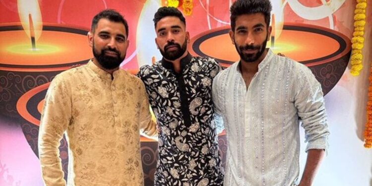 ലോകകപ്പിനിടയിൽ-ദീപാവലി-ആഘോഷിച്ച്-ഇന്ത്യൻ-ക്രിക്കറ്റ്-താരങ്ങൾ;-ചിത്രങ്ങൾ-വൈറൽ