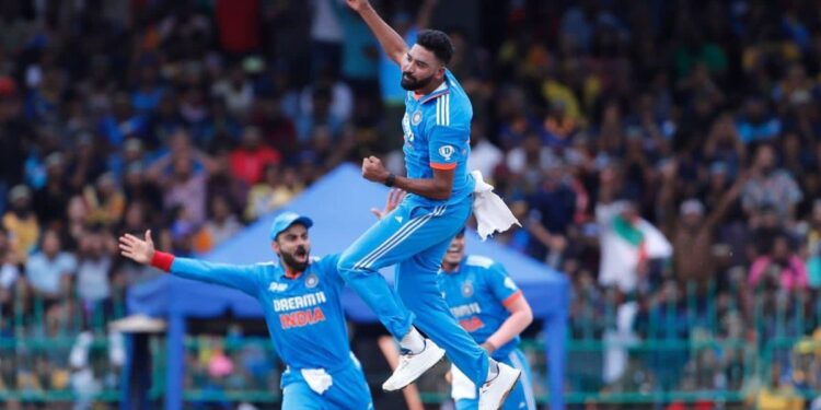 ലോകകപ്പ്-സെമി-ഫൈനലിന്-മുന്നോടിയായി-മുഹമ്മദ്-സിറാജിന്-തിരിച്ചടി