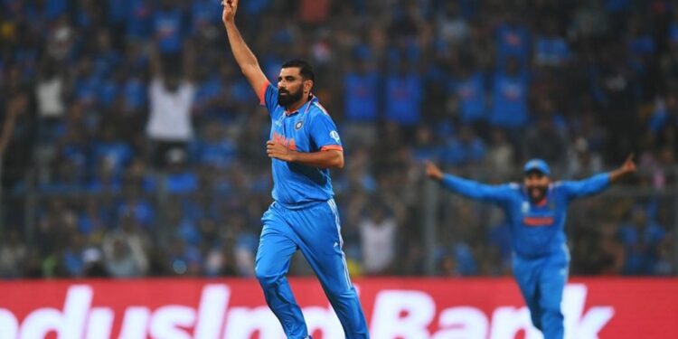 ലോകകപ്പിൽ-അമ്പരപ്പിക്കുന്ന-വേഗത്തിൽ-ലോക-റെക്കോഡുമായി-മുഹമ്മദ്-ഷമി