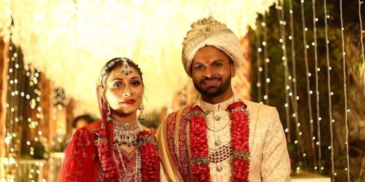 അവിടെ-‘ഷമി-ജൂനിയറി’ന്റെ-താലികെട്ട്;-ഇവിടെ-ഇന്ത്യ-തോറ്റു;-വേഗം-തിരിച്ചുവരണേയെന്ന്-ആരാധകർ