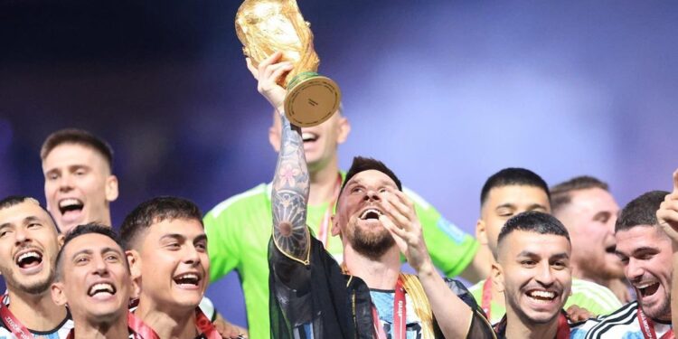 മെസ്സിയുടെ-ലോകകപ്പ്-ടീഷർട്ടുകൾ-റെക്കോർഡ്-വിലയ്ക്ക്-വിറ്റുപോയി;-ലേലത്തിന്റെ-വിശദാംശങ്ങൾ-അറിയാം