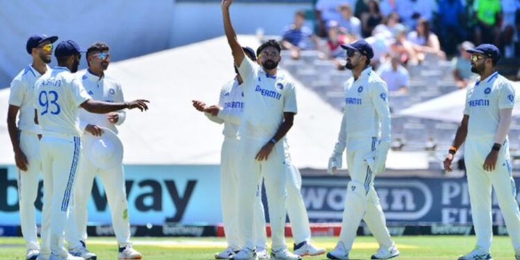 റണ്ണൊന്നുമെടുക്കാതെ-6-വിക്കറ്റ്;-ഇങ്ങനെ-പോയാൽ-ടെസ്റ്റ്-ക്രിക്കറ്റിന്റെ-അവസ്ഥയെന്താകും?