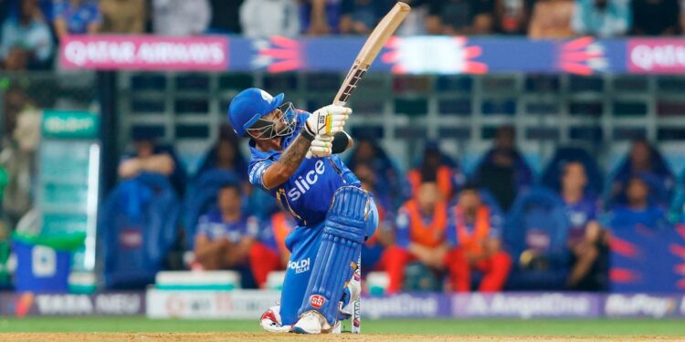 17-പന്തിൽ-ഫിഫ്റ്റി,-വാംഖഡെയിൽ-വെടിക്കെട്ടുമായി-ഉദിച്ചുയർന്ന്-സൂര്യകുമാർ!