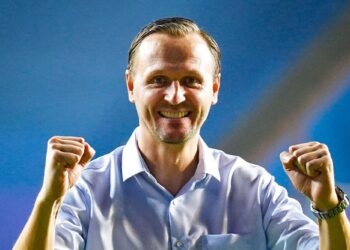 കേരളാ-ബ്ലാസ്റ്റേഴ്സും-മുഖ്യ-പരിശീലകൻ-ഇവാൻ-വുകോമാനോവിച്ചും-വേർപിരിഞ്ഞു