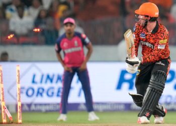 ഏറ്റവും-കരുത്തരായ-ബാറ്റിങ്-നിരയെ-പവർപ്ലേയിൽ-പിടിച്ചുകെട്ടി-സഞ്ജുവിന്റെ-രാജസ്ഥാൻ