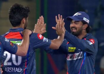 വിവാദങ്ങൾക്ക്-മറുപടി;-വിഷാദം-മറന്ന്-ചിരിച്ചുല്ലസിച്ച്-രാഹുൽ-കളിക്കളത്തിൽ