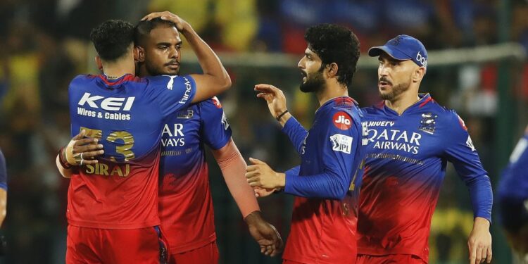 കോഹ്ലിപ്പടയുടെ-ആറാട്ട്;-ധോണിയുടെ-ചെന്നൈയെ-വീഴ്ത്തി-ആർസിബി-പ്ലേ-ഓഫിൽ