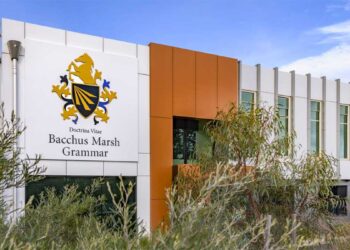 വിദ്യാര്‍ഥിനികളുടെ-ഡീപ്-ഫേക്ക്-നഗ്‌ന-ചിത്രങ്ങള്‍-സമൂഹ-മാധ്യമങ്ങളില്‍;-കൗമാരക്കാരന്‍-കസ്റ്റഡിയില്‍