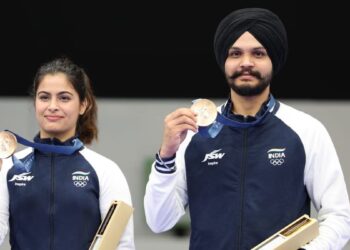 ഇരട്ട-മെഡൽ-നേട്ടവുമായി-മനു-ഭാക്കർ-കുറിച്ചത്-ചരിത്രം