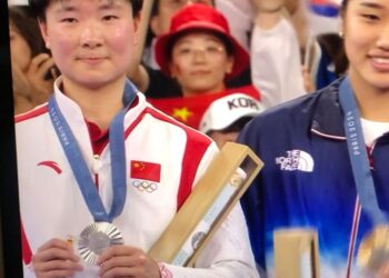 ഒളിമ്പിക്‌സിന്-പിന്നാലെ-വിരമിക്കൽ-പ്രഖ്യാപിച്ച്-ചൈനീസ്-ബാഡ്മിന്റൺ-താരം