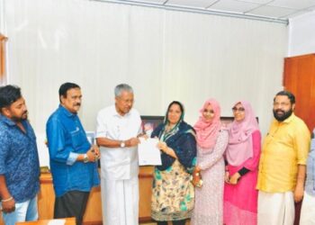 മുഖ്യമന്ത്രിയുടെ-ദുരിതാശ്വാസ-നിധിയിലേക്ക്-സമഭാവന-നൽകി-ടിസ