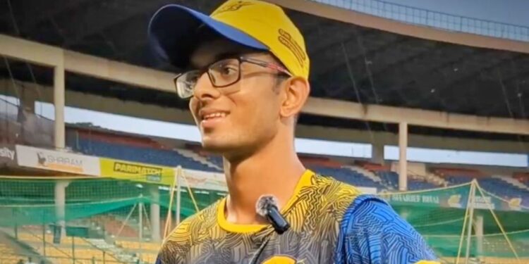 ഇന്ത്യയ്ക്കു-വേണ്ടി-കളിക്കാൻ-ദ്രാവിഡിന്റെ-മകൻ-സമിത്,-അണ്ടർ-19-ടീമിൽ-ഇടംനേടി