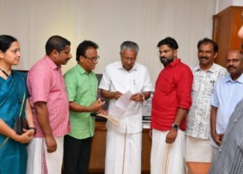 ദമ്മാം-ഇന്റർനാഷണൽ-ഇന്ത്യൻ-സ്കൂളിലെ-പ്രതിസന്ധി-നവോദയ-മുഖ്യമന്ത്രിക്ക്-നിവേദനം-നൽകി