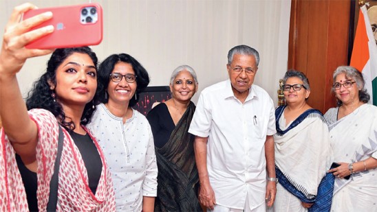 മൊഴി-നൽകിയവരുടെ-സ്വകാര്യത-ഉറപ്പാക്കണം-,-നിയമ-നടപടികളുമായി-പോകുന്നവർക്ക്-സംഘടന-പിന്തുണ-:-ഡബ്ല്യുസിസി