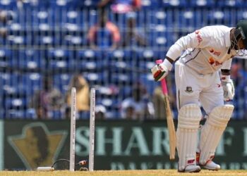 india-vs-bangladesh:-ബംഗ്ലാദേശിനെ-എറിഞ്ഞിട്ട്-ഇന്ത്യ;-ബുംമ്രയ്ക്ക്-4-വിക്കറ്റ്