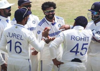 ഇന്ത്യ-പിടിമുറുക്കി-;-ബംഗ്ലാദേശിന്‌-ബാറ്റിങ്‌-തകർച്ച