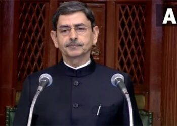 ഭരണഘടനാവിരുദ്ധ-പ്രസ്‌താവന-;-തമിഴ്‌നാട്‌-ഗവർണർക്കെതിരെ-നടപടി-വേണമെന്ന്‌-ആവശ്യം