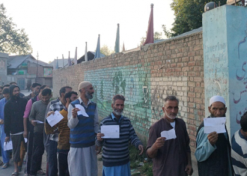 കശ്‌മീരിൽ-രണ്ടാംഘട്ട-വോട്ടെടുപ്പ്‌-തുടങ്ങി