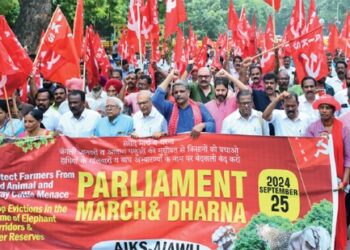 വന്യമൃഗങ്ങളിൽനിന്ന്‌-ജീവനും-സ്വത്തും-സംരക്ഷിക്കണം-;-സംയുക്ത-പാർലമെന്റ്‌-മാർച്ചും-ധർണയും