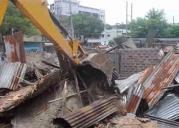 അസമിൽ-ബുള്‍ഡോസര്‍രാജ്-തുടരുന്നു-;-കുടിയൊഴിപ്പിച്ചത്-രണ്ടായിരം-പേരെ