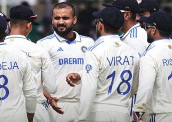 മഴക്കളിയിൽ -ബംഗ്ലാദേശ്‌-107/3