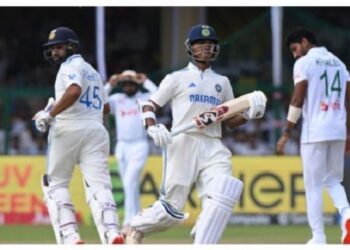 10.1-ഓവറിൽ-100-റൺസ്;-സ്വന്തം-റെക്കോഡ്-തകർത്ത്-ഇന്ത്യൻ-മൂന്നേറ്റം