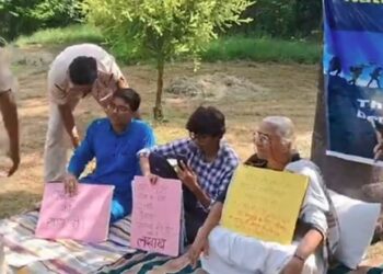 സോനം-വാങ്ചുകിന്-ഐക്യദാർഢ്യം;-നിരാഹാരസമരം-ചെയ്ത-മേധാപട്‍കർ-കസ്റ്റഡിയിൽ