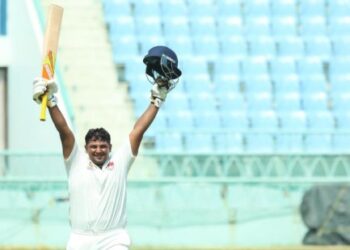 സെഞ്ചുറിയുമായി-സർഫറാസ്-ഖാൻ;-ഇറാനി-കപ്പിൽ-മുംബൈ-കൂറ്റൻ-സ്‌കോറിലേക്ക്