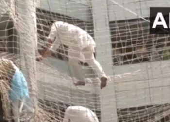 സംവരണത്തിൽ-പ്രതിഷേധം;-കെട്ടിടത്തിൽ-നിന്ന്‌-എടുത്തുചാടി-മഹാരാഷ്‌ട്ര-ഡെപ്യൂട്ടി-സ്‌പീക്കറും-എംഎൽമാരും